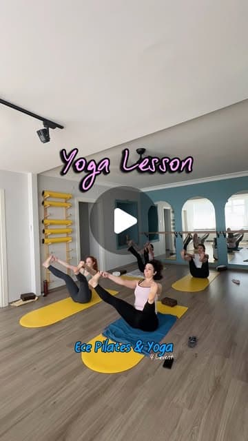 Grup yoga dersi